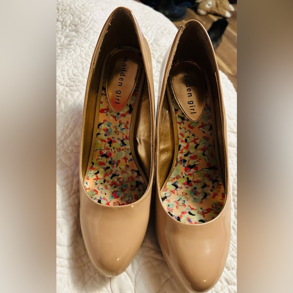 Nude Madden Girl 8.5 - Picture 1 of 3